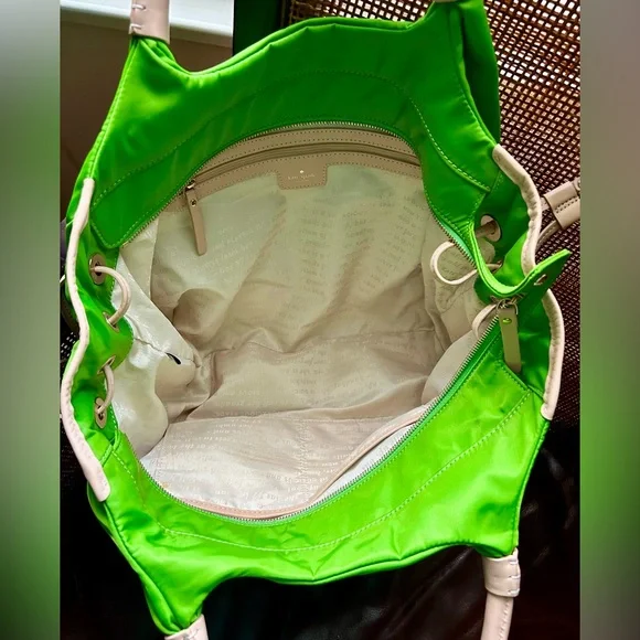 Kate Spade Green Tote - Looks New! Incredible Piece With No Signs Of Wear! - Picture 2 of 13